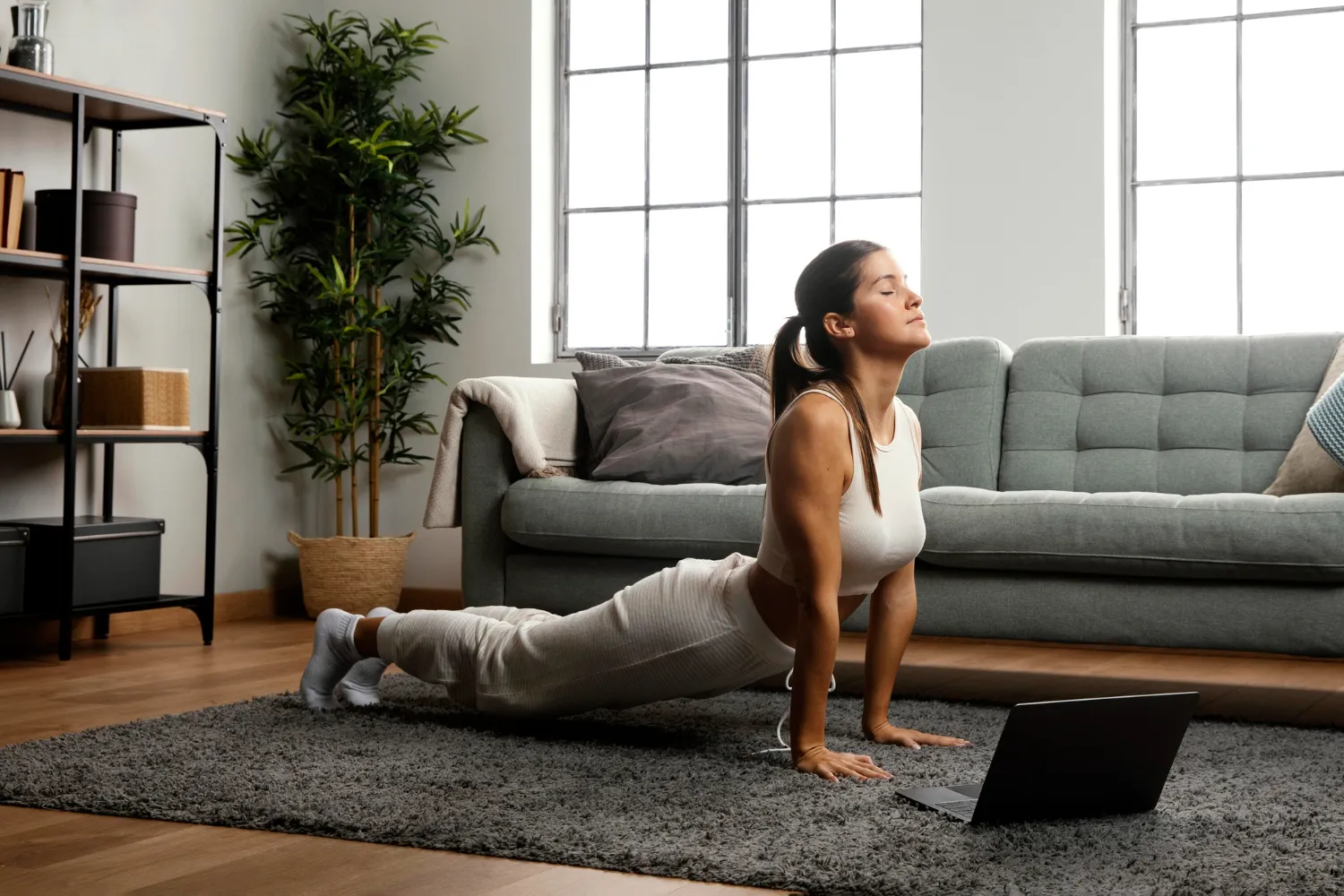 Effective plank exercise for weight loss and strong core muscles at home