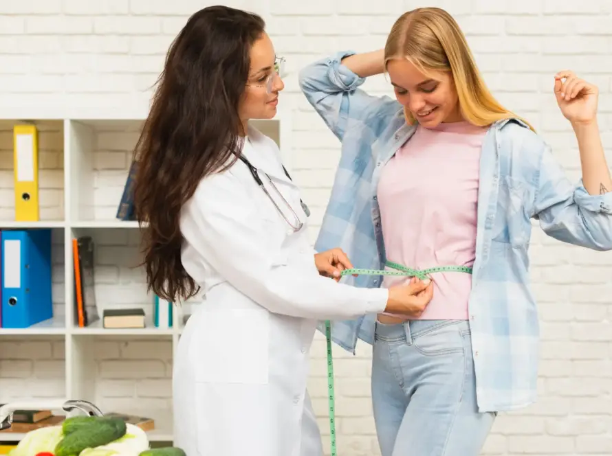 Healthy weight loss tips including balanced meals, exercise, and hydration