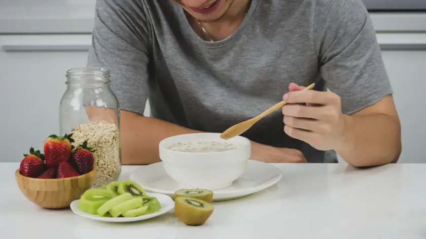 Daily fiber intake chart showing recommended grams of fiber from fruits, vegetables, and grains