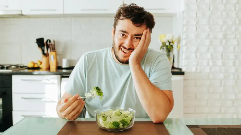 Common 16/8 Intermittent Fasting mistakes such as low protein intake, poor sleep, and overeating