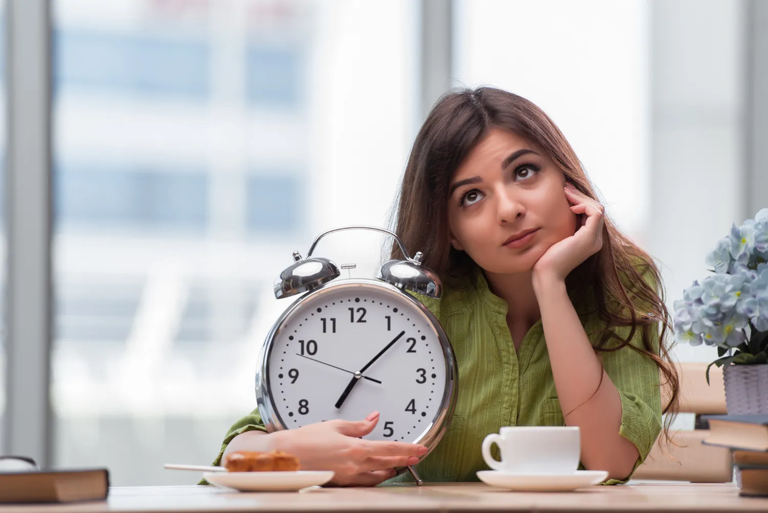 16/8 Intermittent Fasting schedule showing 8-hour eating window and 16-hour fasting period for weight loss